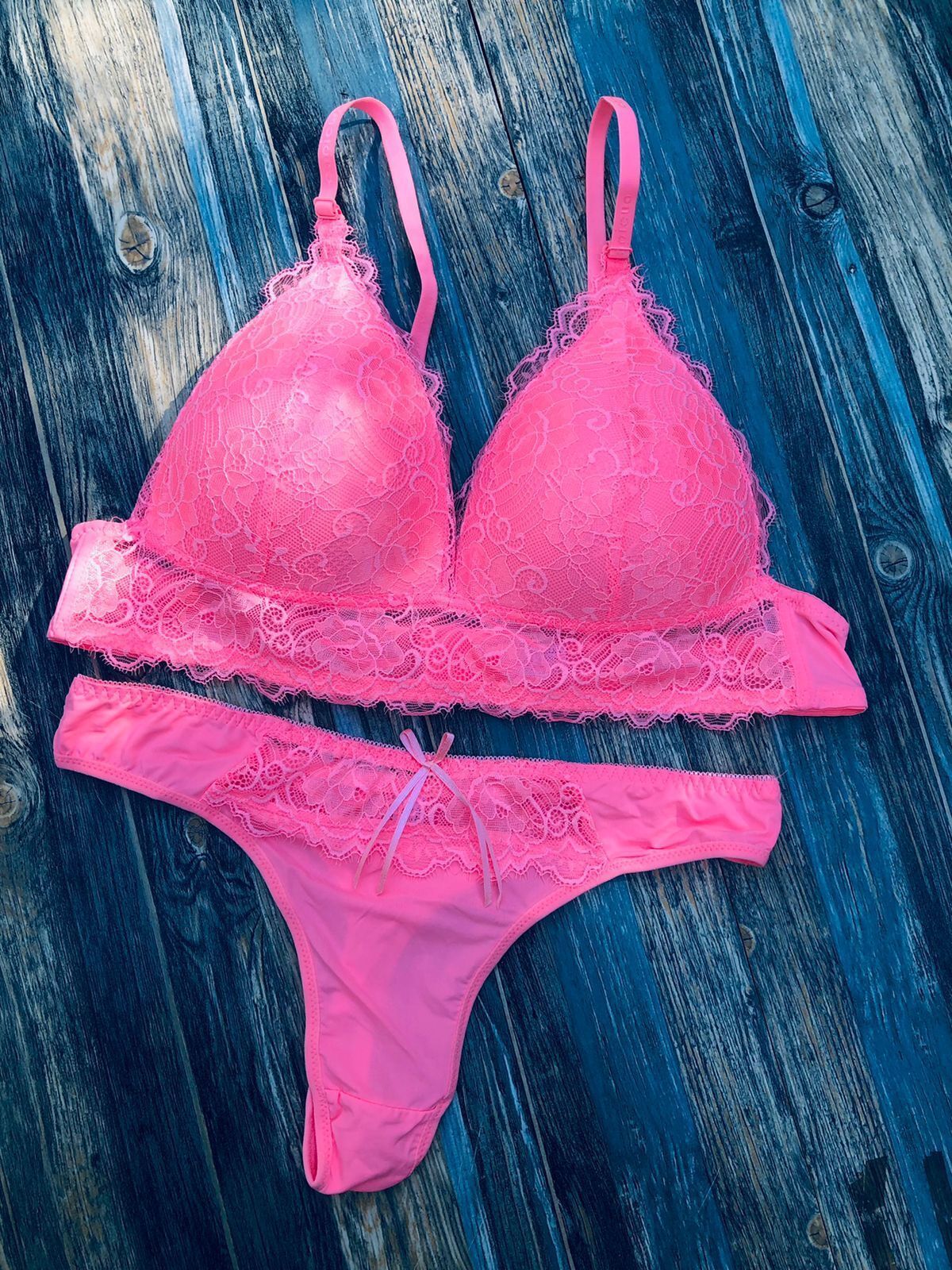 Conjunto taza soft sin aro, microfibra y encaje