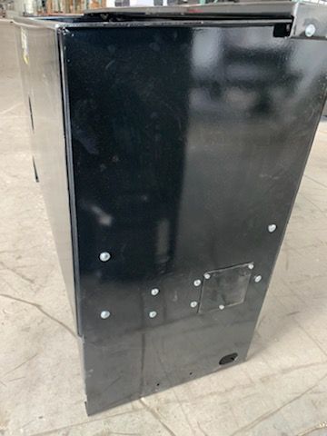 photo of side of feeder to show 10 gauge steel