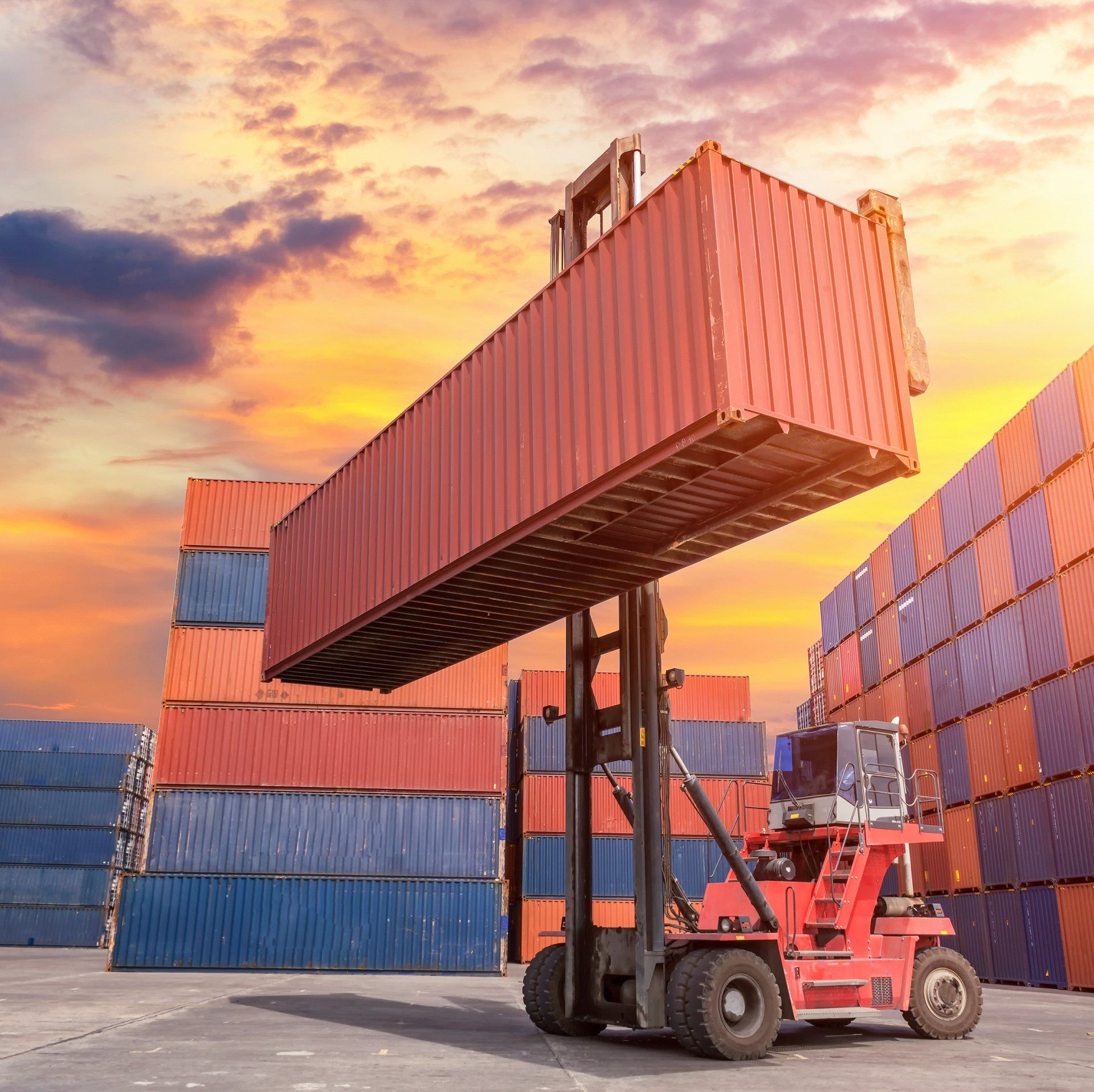 Industrial Crane Loading Containers – PortVilla Rica, GA – SFC Intermodal