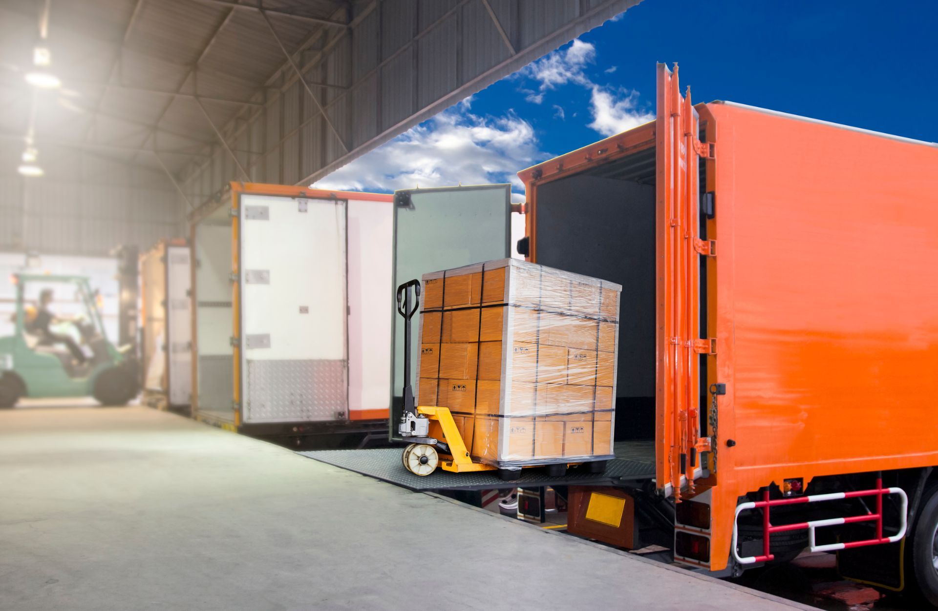 Loading Boxes on Truck – PortVilla Rica, GA – SFC Intermodal