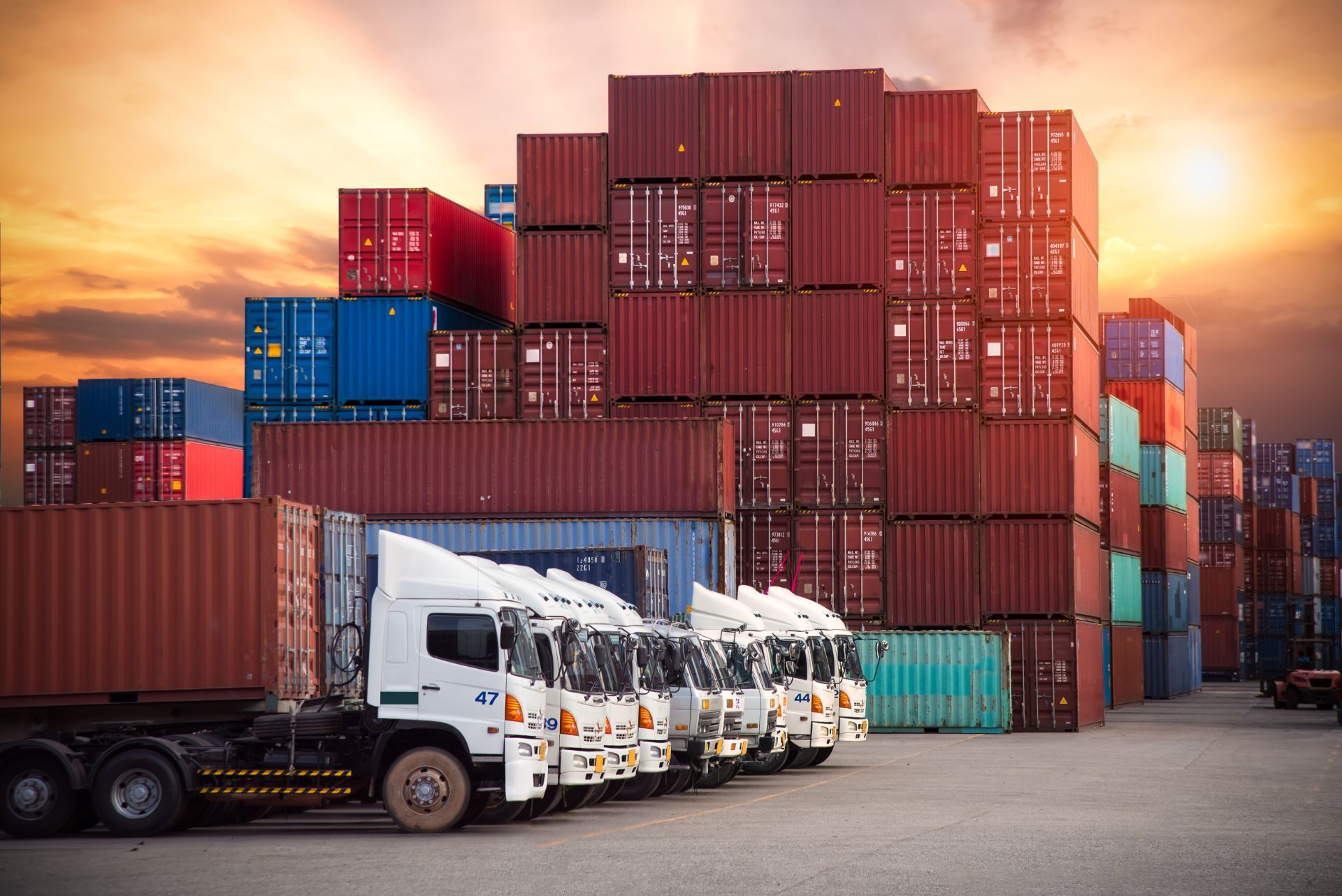 Large Containers and Trucks – PortVilla Rica, GA – SFC Intermodal