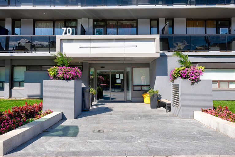 Spadina Rental Apartments in Toronto 66 & 70 Spadina