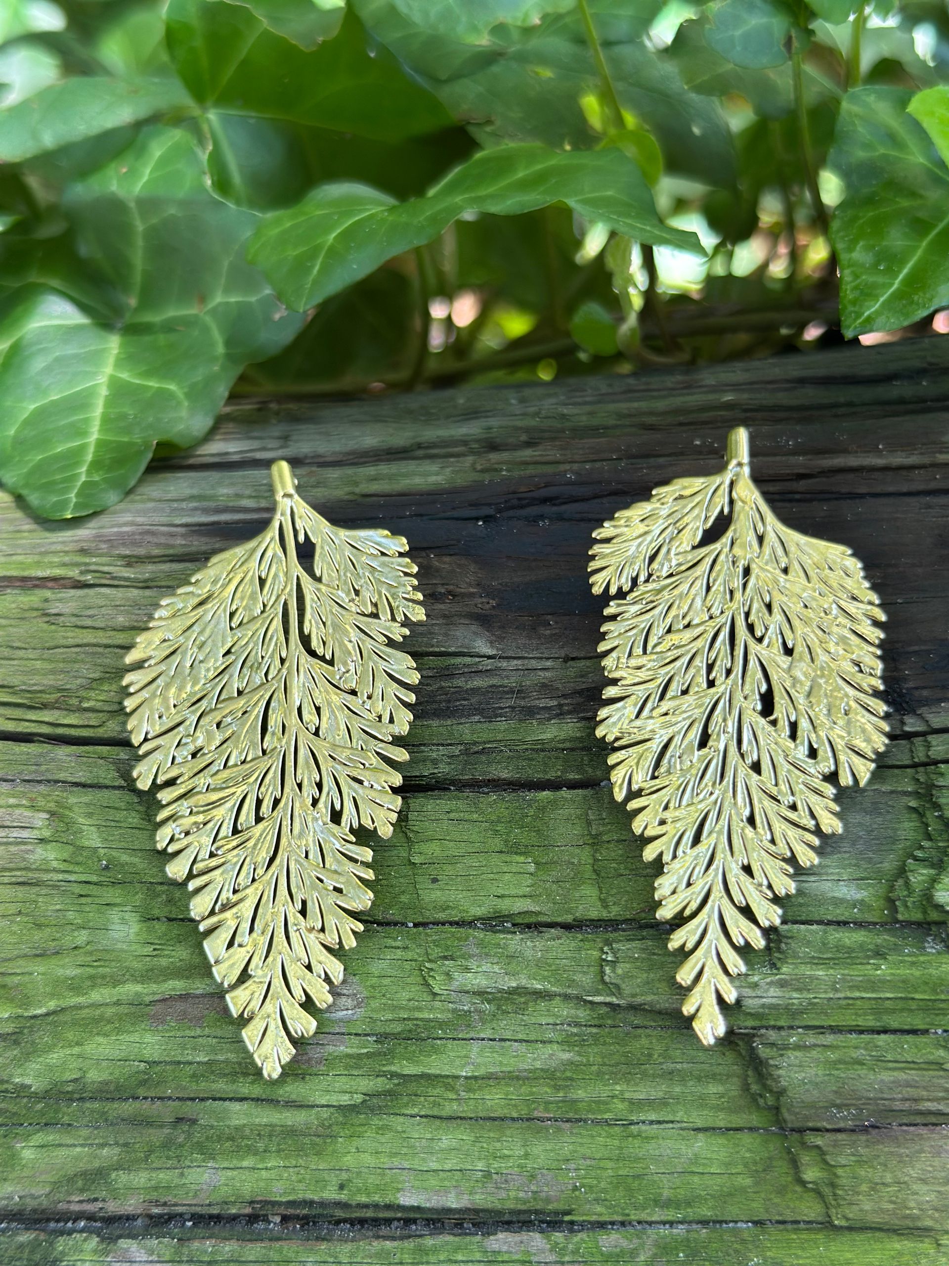 ERRING PORTUGUESE LACE MAIDENHAIR FERN - GOLD