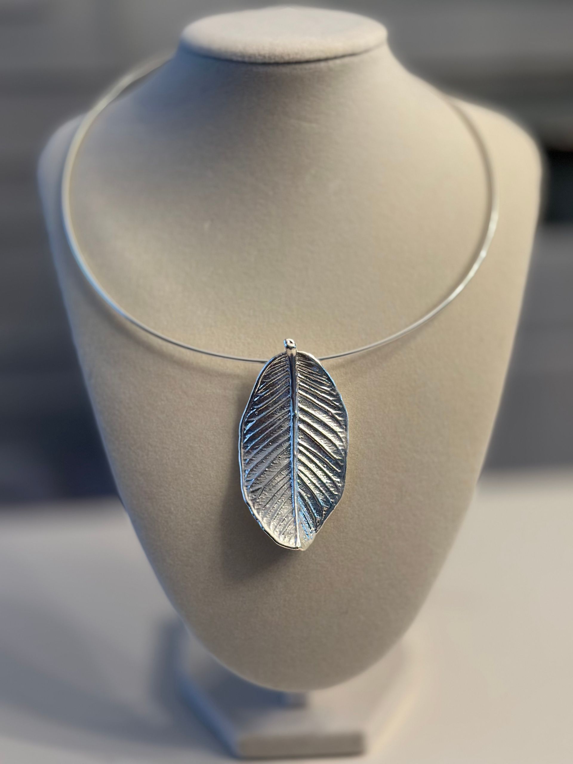 Guava Leaf Pendant / Colar - Silver