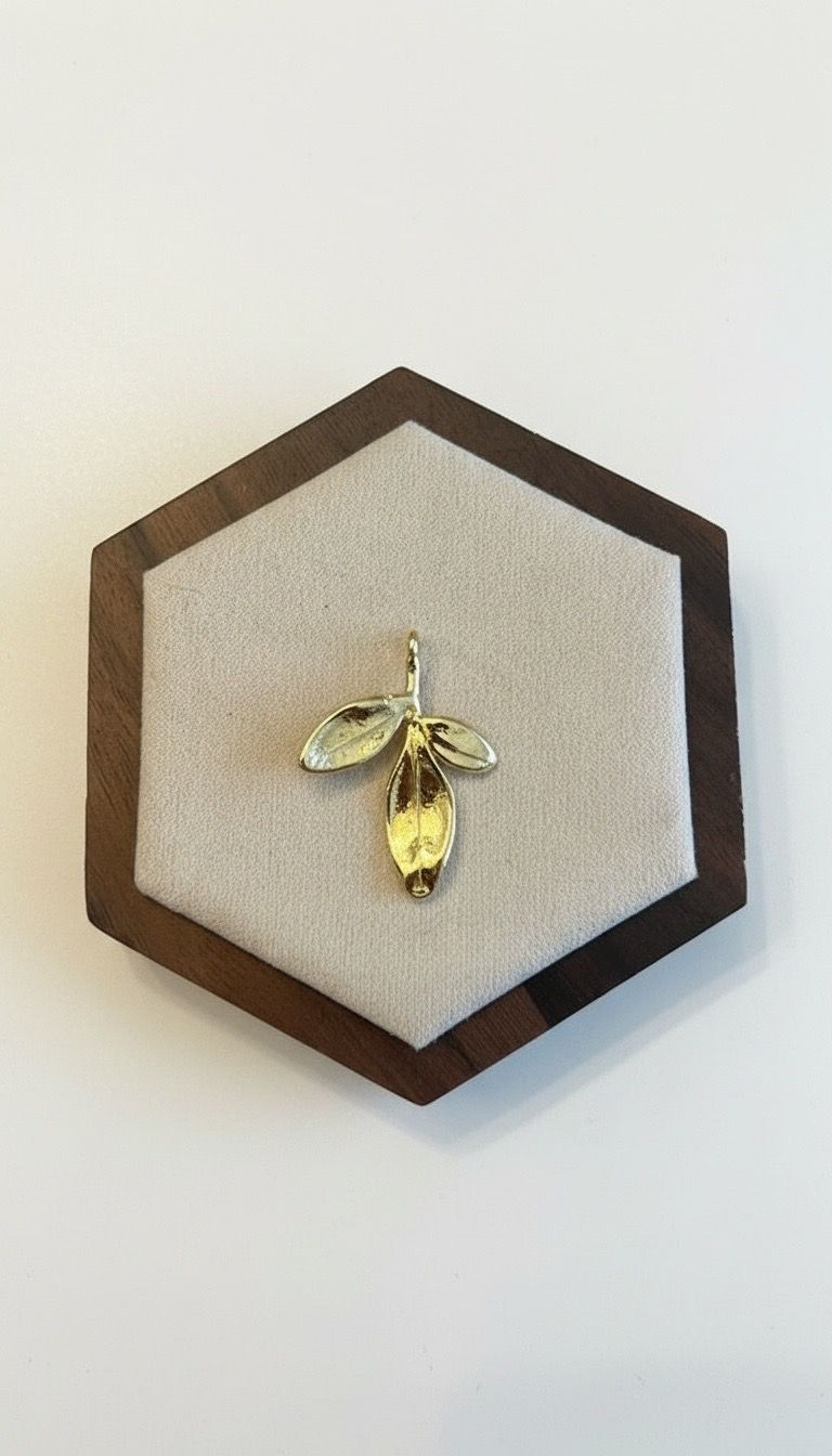Rue Pendant - Gold