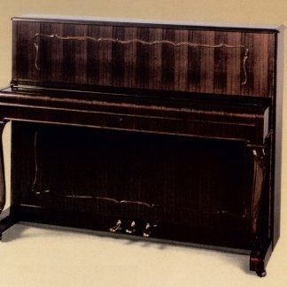 pianoforte in legno scuro con decorazioni