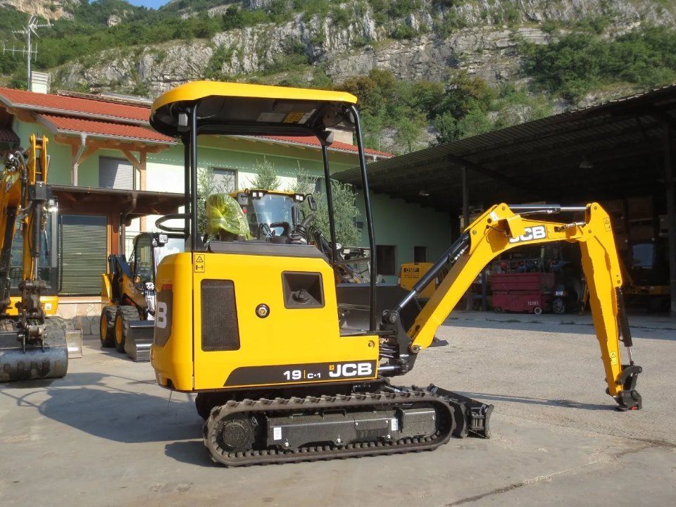 miniescavatore JCB 19C - 1EP acquistabile
