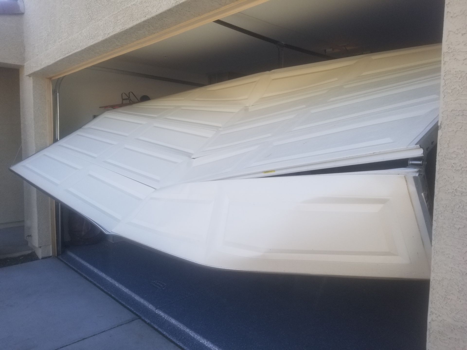Emergency-Garage-Door-Repair-ajo-az