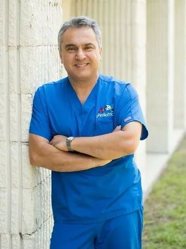 Luis Gomez, MD