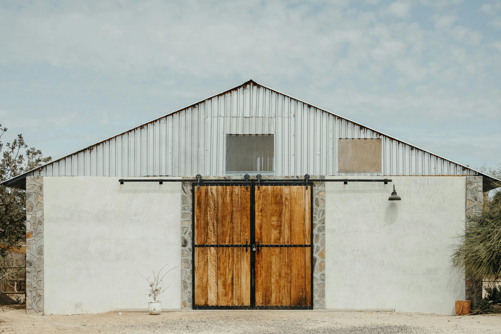 barn or storage unit to clean out, surplus, marketplace
