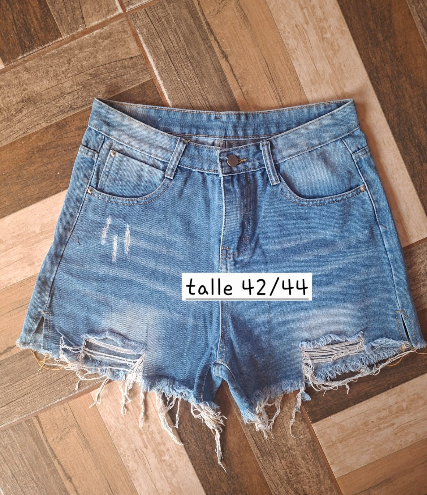 SHORT JULIA