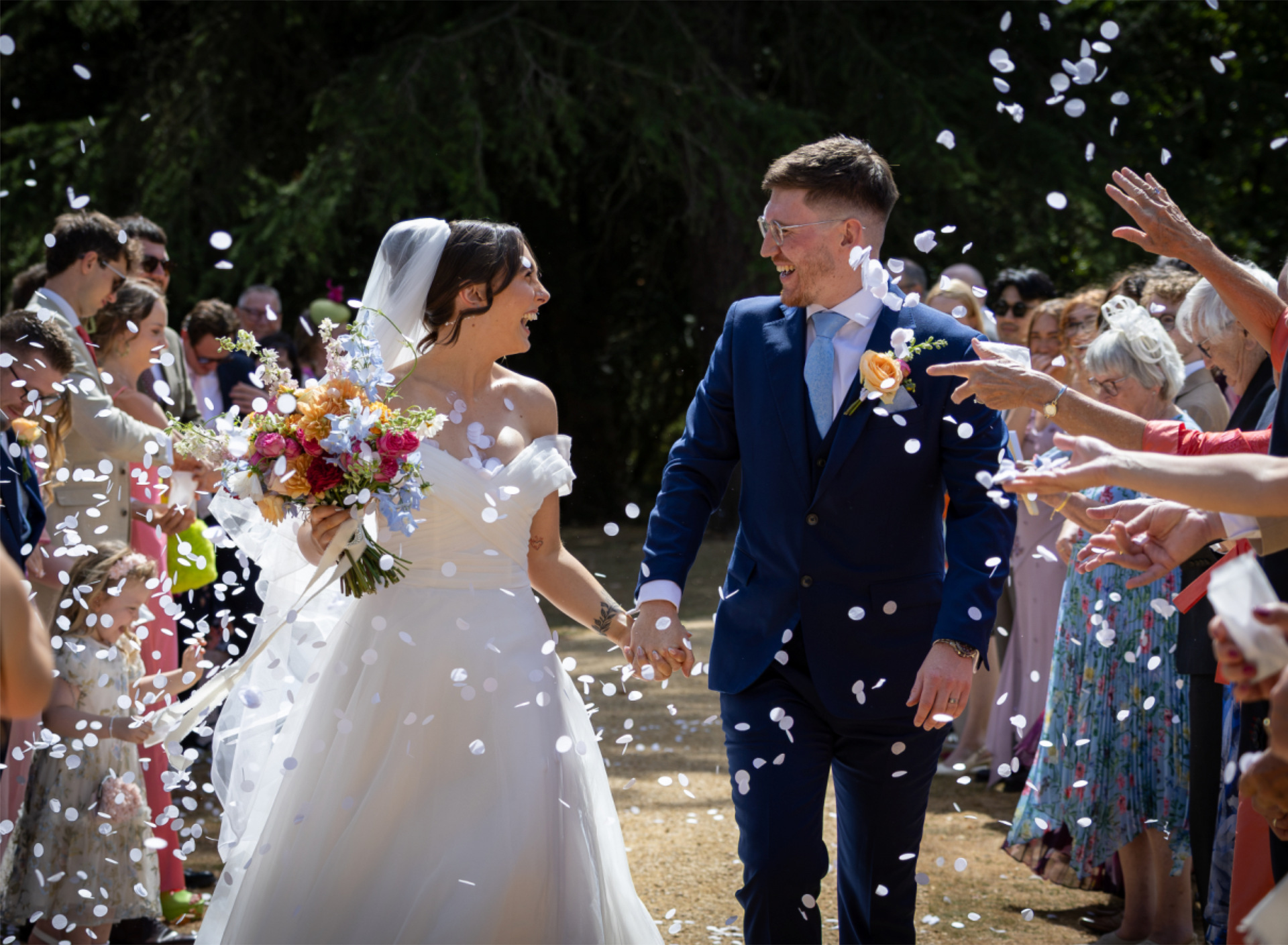 Photography of Jessica and Aaron who were married outdoors at Eastington Park in August