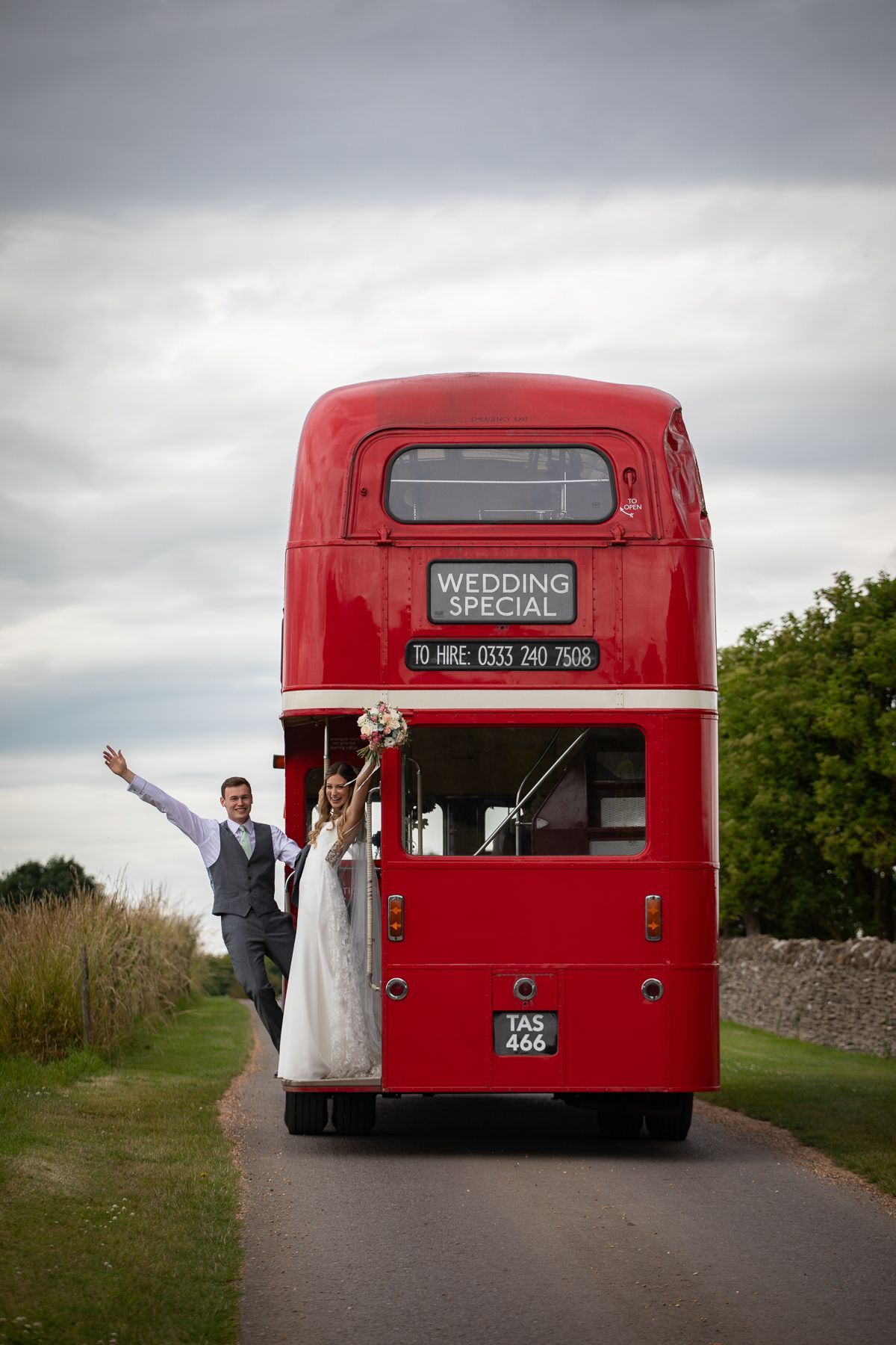 wedding photographers cotswolds