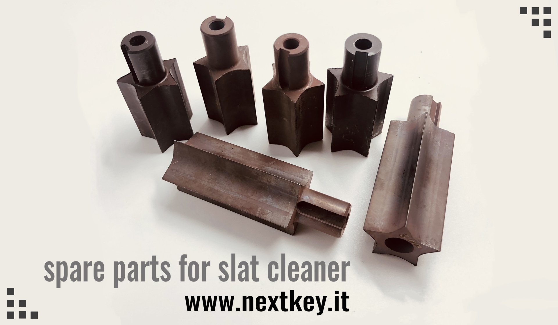 Slat cleaner tool for laser cutting machines