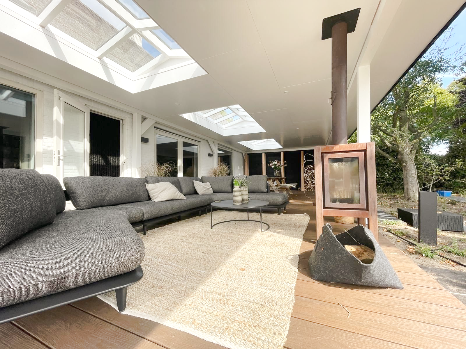 veranda wit afgetimmerd