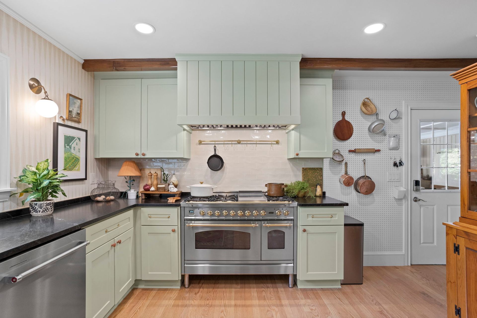 Modern kitchen remodel in Greenville SC