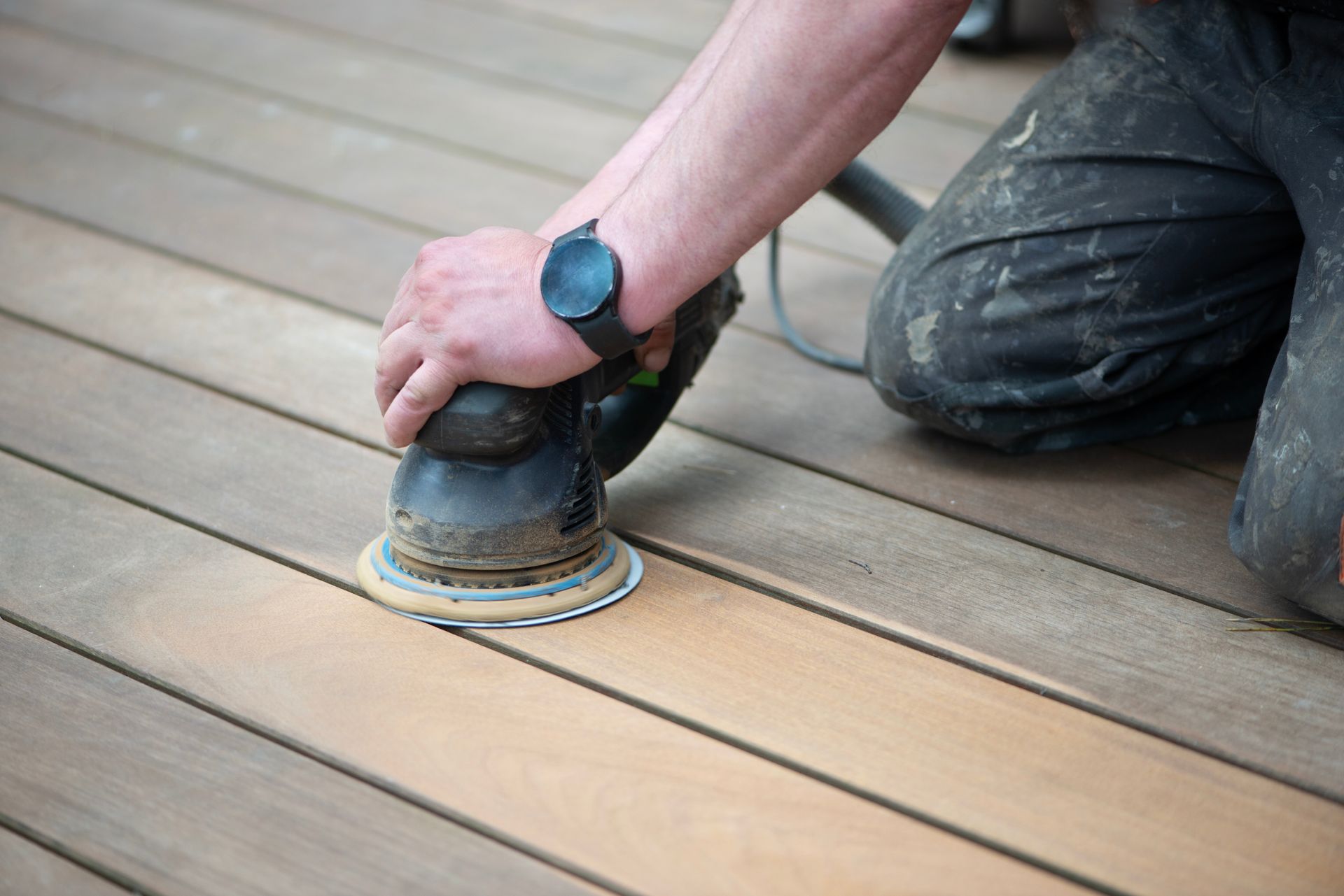 Sanding process of wooden terrace floors Sanding process of wooden terrace floors
