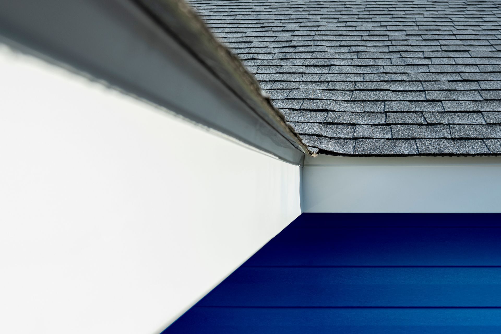Wooden Fascia of the Roof - Calgary, AB - KRAFT Exteriors & Developments Ltd.