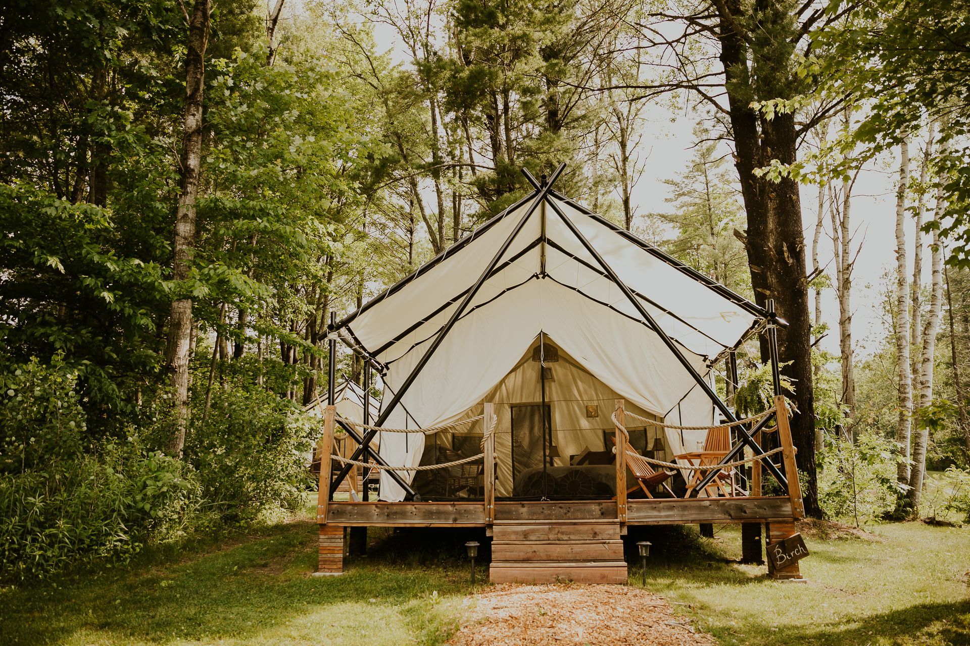 Wedding couple at Whispring Springs sustainable venue in Ontario