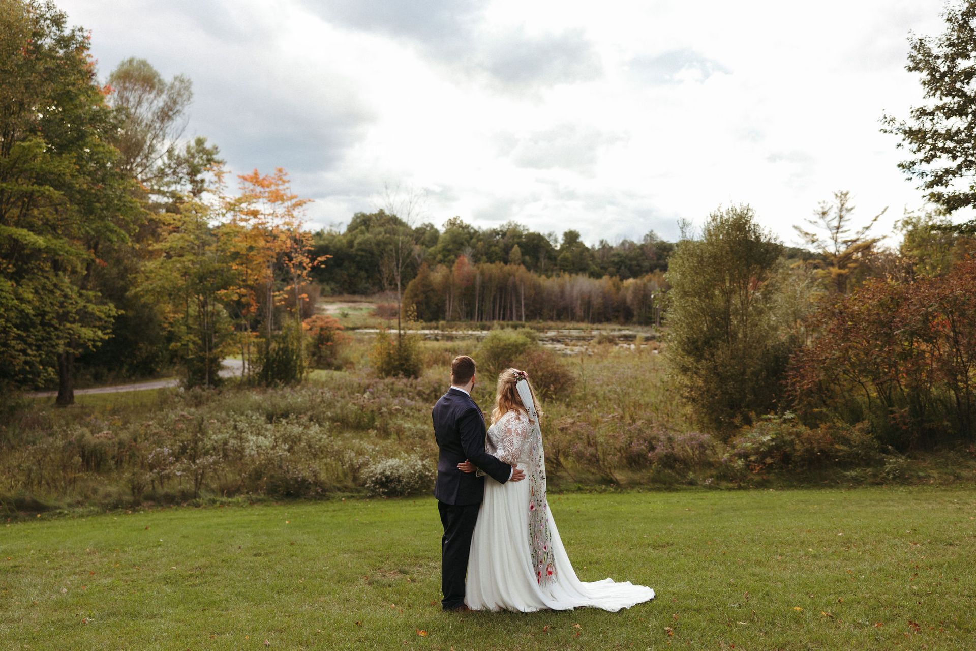 A couple elopes at Whispering Springs Wilderness Retreat