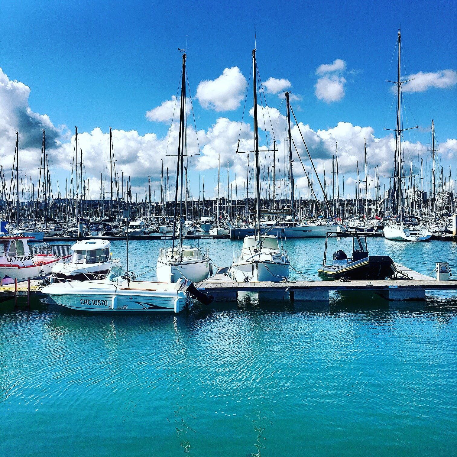 marina full of boats by phakarat jaruprakas