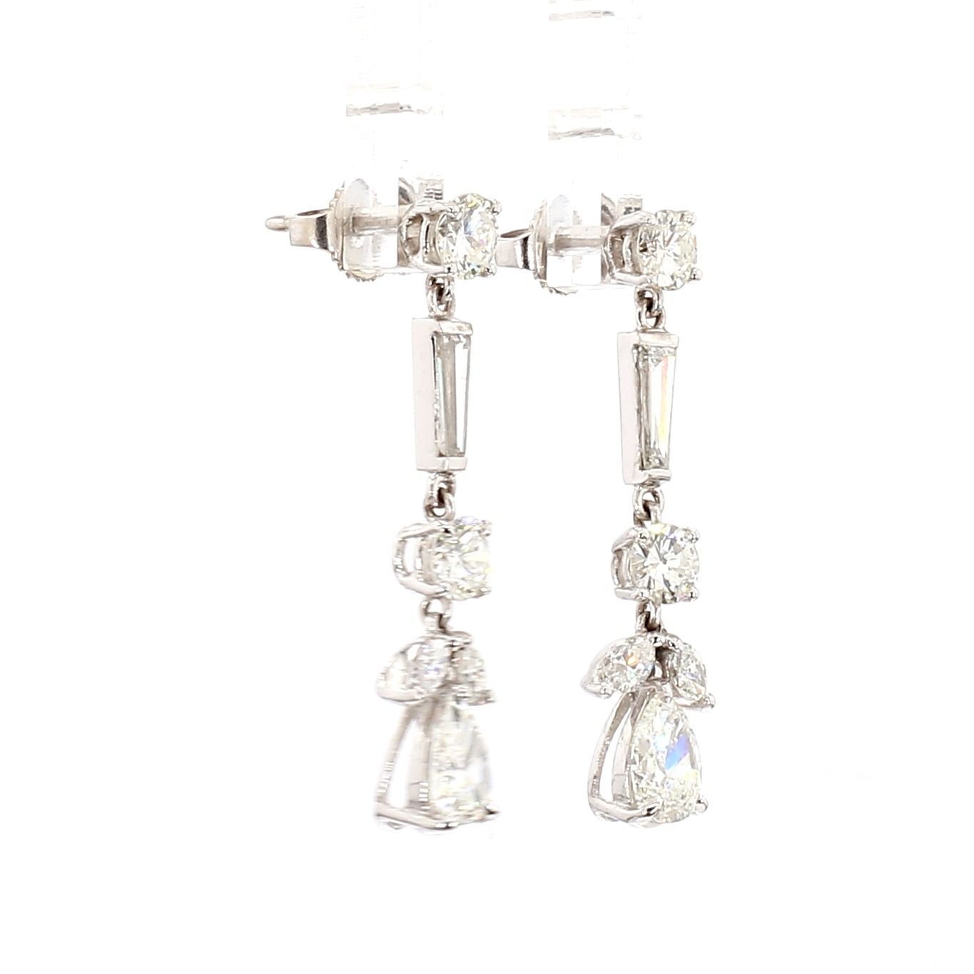 E1198 Dangle Earrings 3.30cts