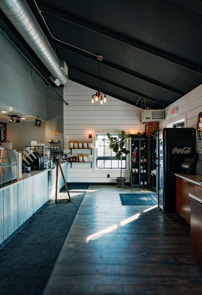 A small town restaurant and cafe and coffee shop in Mount Vernon, Ohio, North Main Cafe, as the sun streams in