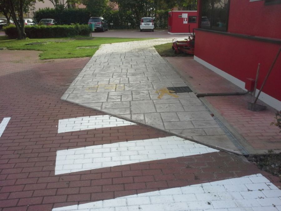 Pavimento stampato su strada