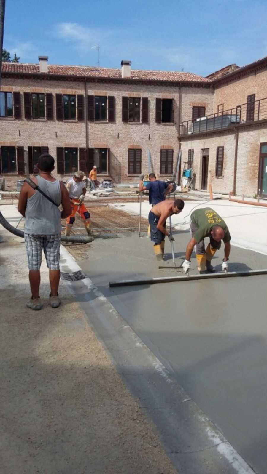 Realizzazione pavimento esterno