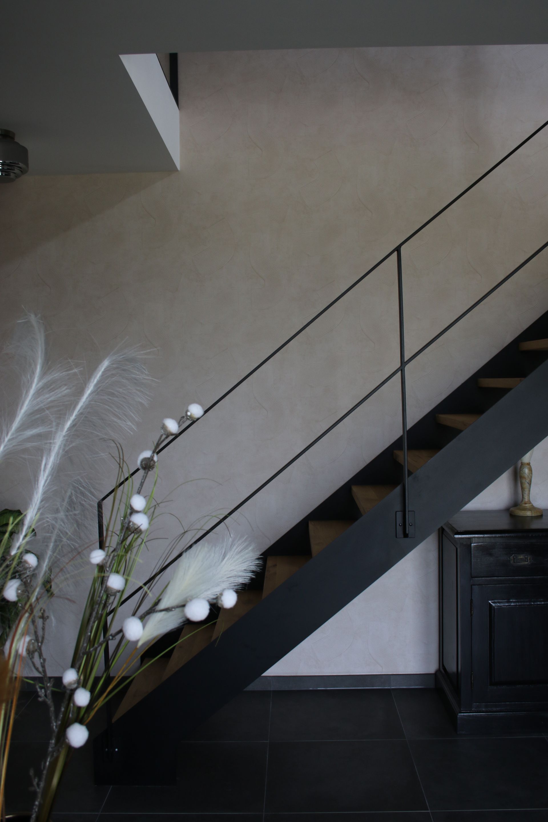 Stalen strakke balustrade langs trap