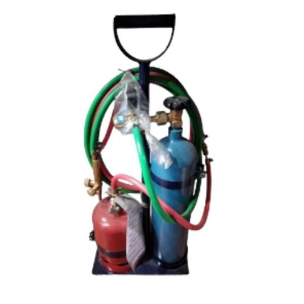 Cilindros de gas para soldadura con tanques verdes, rojos y azules conectados por mangueras y un asa de transporte.