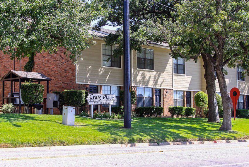 Craig Place 1 (800-808 Eagle Dr.)