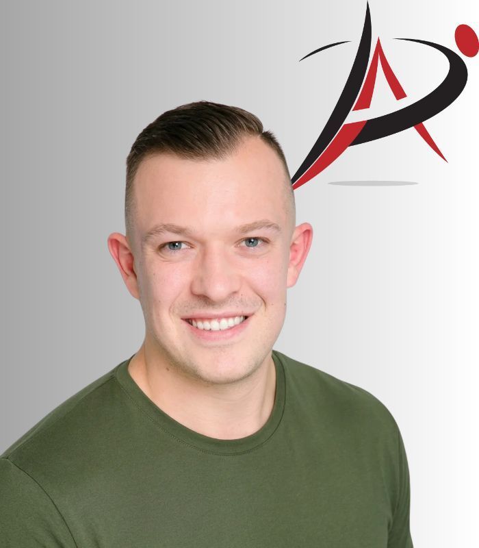 Jordan Hoeppner Propel Active's registered massage therapist.