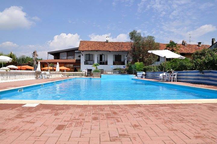 Ristorante con piscina 1
