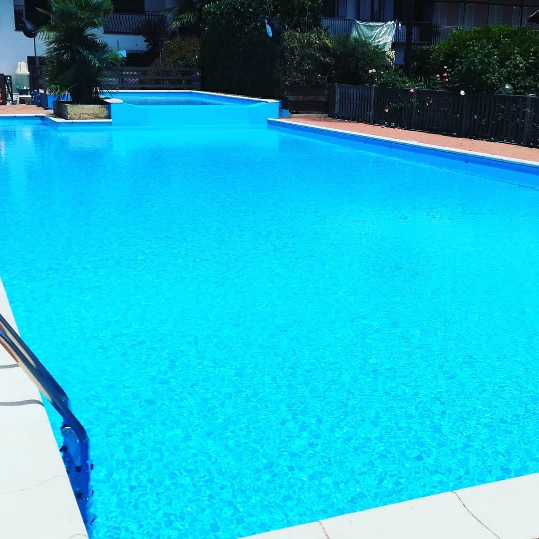 Ristorante con piscina 2