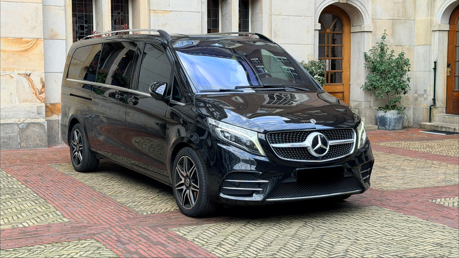 Mini bus