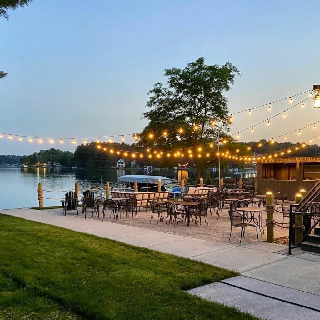Lakeside Grill and Bar restaurant Lake Delton