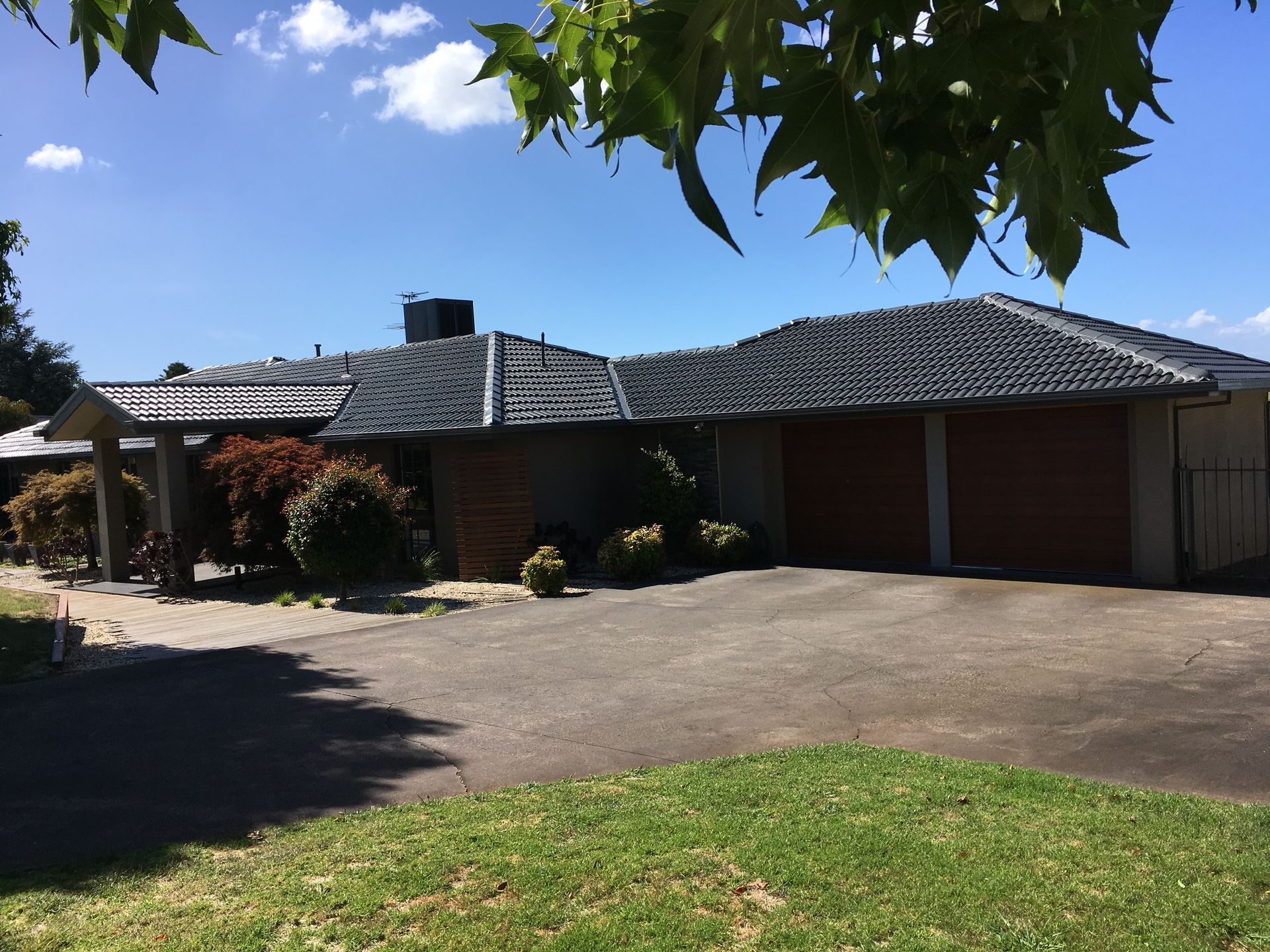 House With Bushes | Warragul, VIC | Roofshield