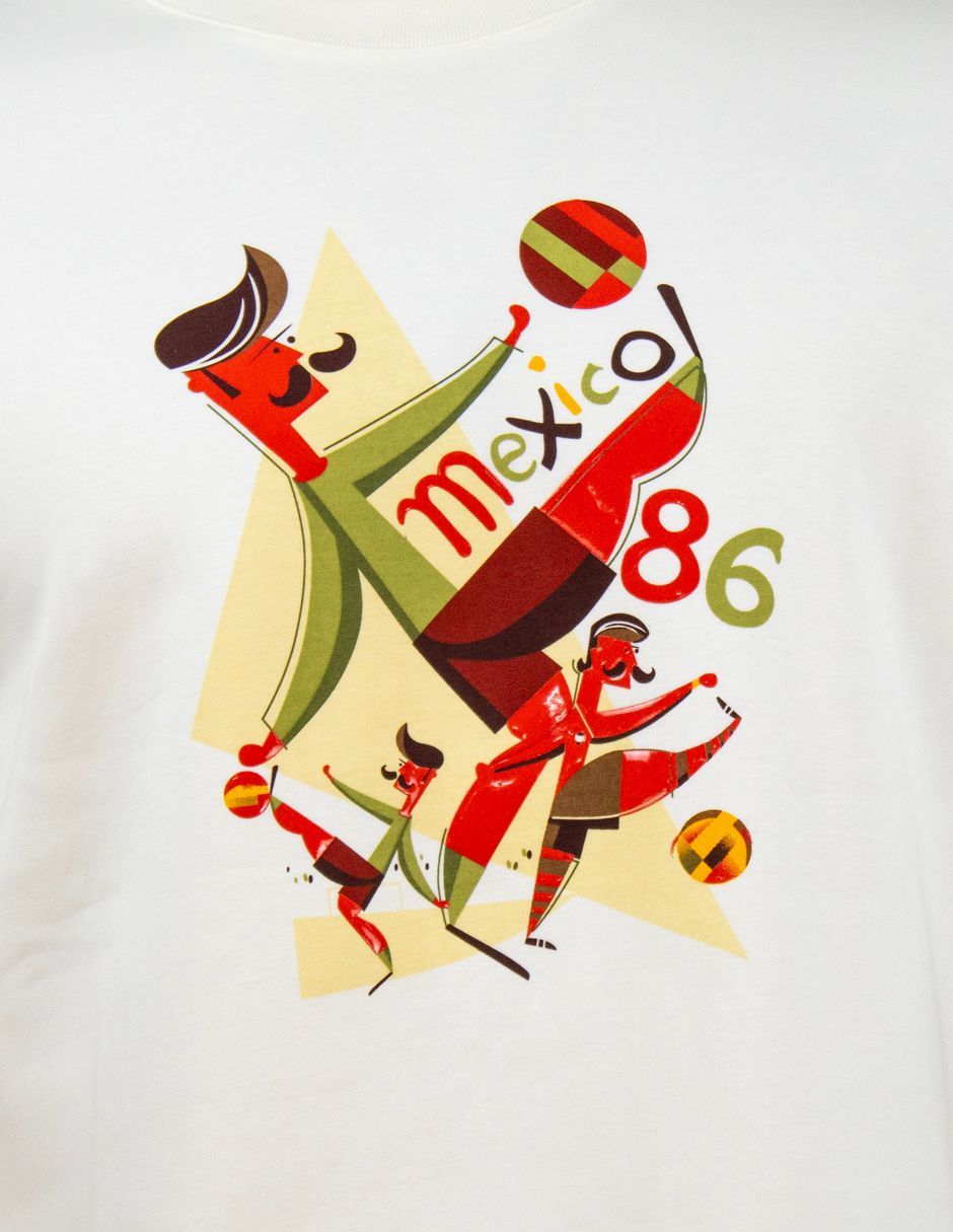 Póster abstracto de fútbol de México 86 en rojo, verde y amarillo con una figura estilizada y un balón.