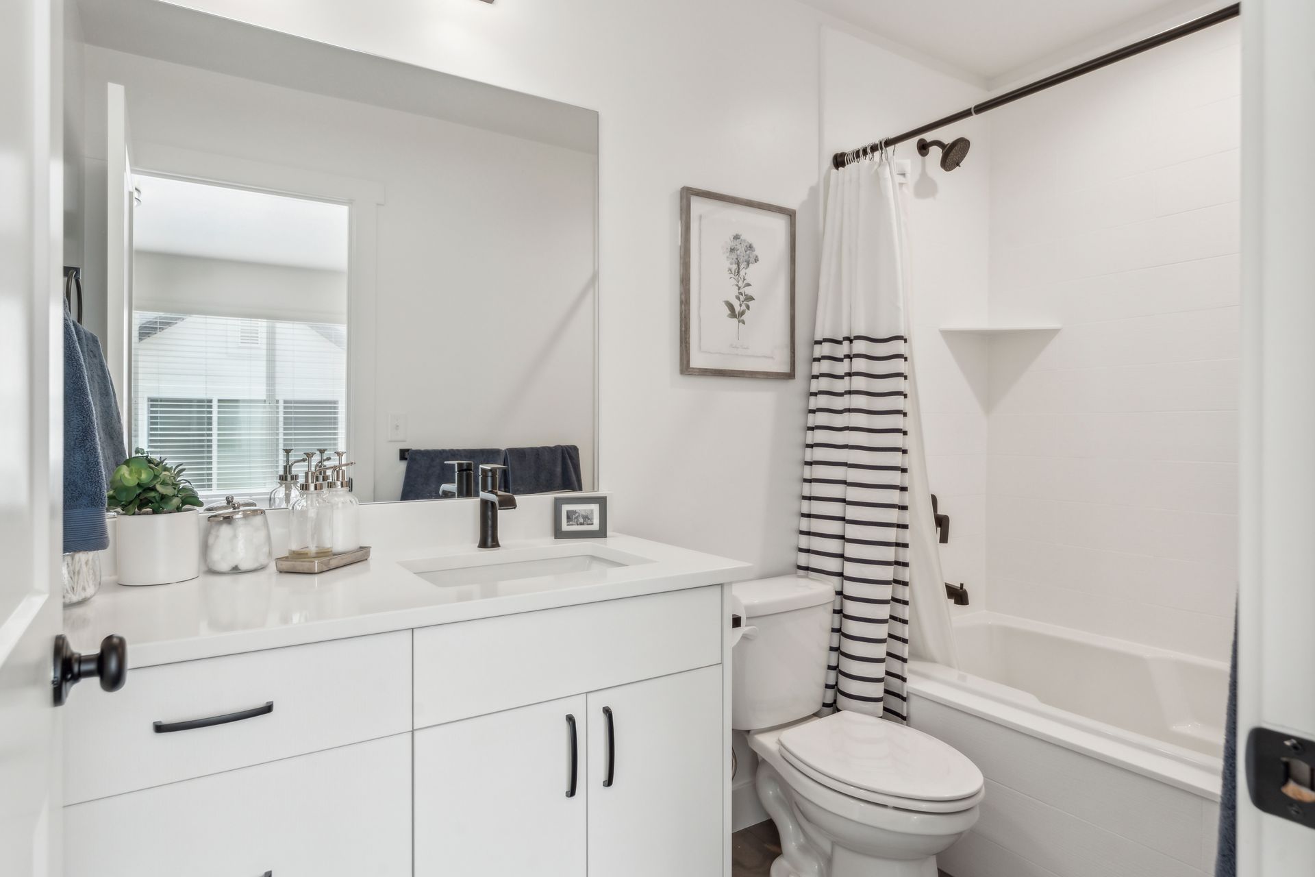Master bathroom pet friendly townhome for rent Ogden Ut Madison Towns on 40th