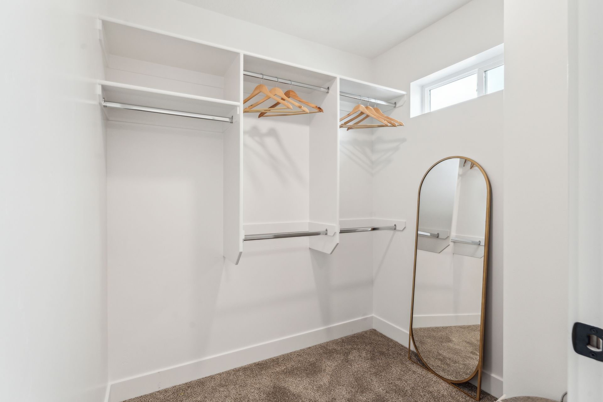 Large closets townhome rentals 2, 3, and 4 bedroom Ogden UT Madison Towns on 40th