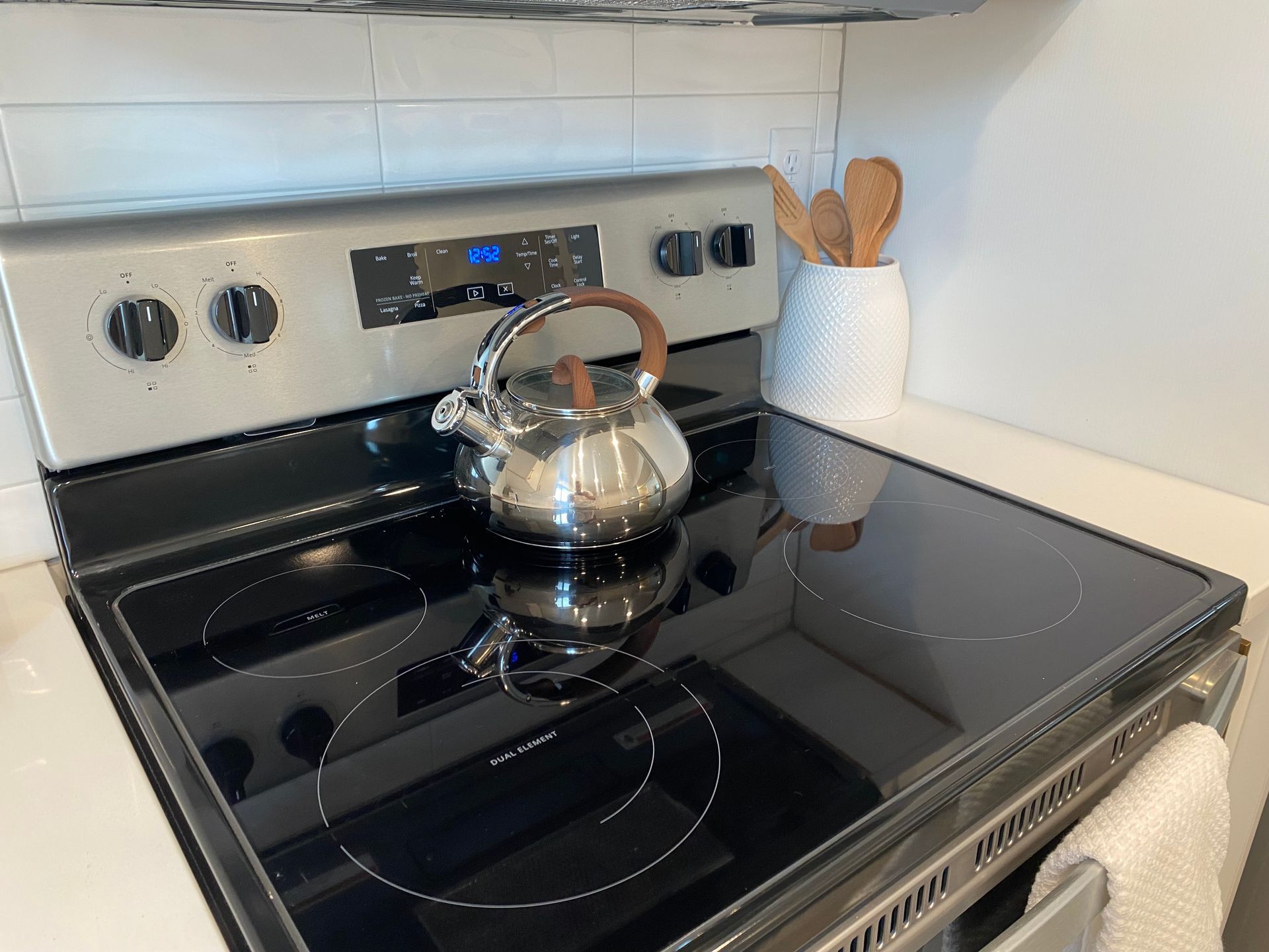 Kitchen stove 2 bedroom townhome for rent South Ogden Madison Towns on 40th