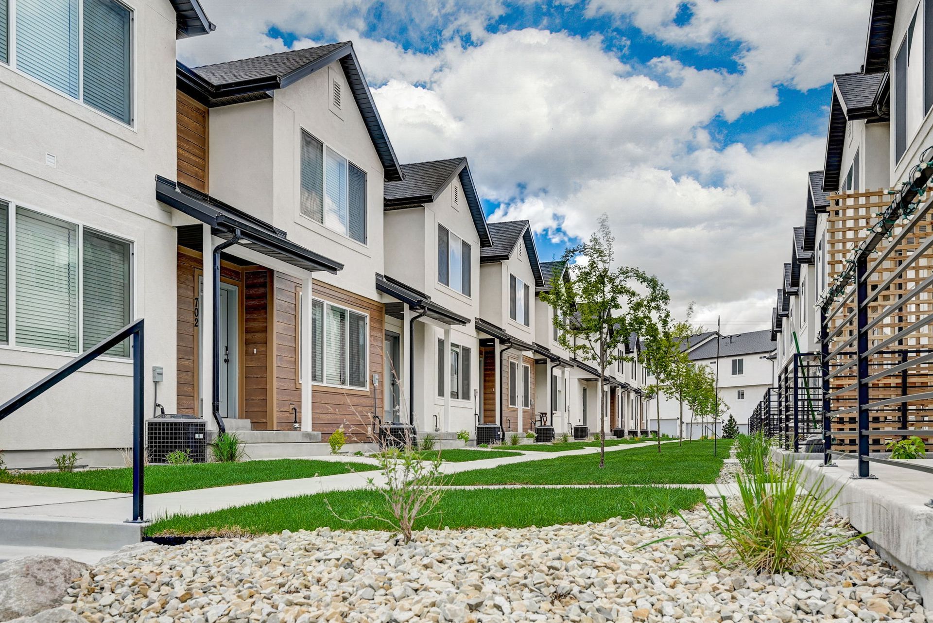 Grassy area pet friendly townhomes for rent in South Ogden Madison Towns on 40th