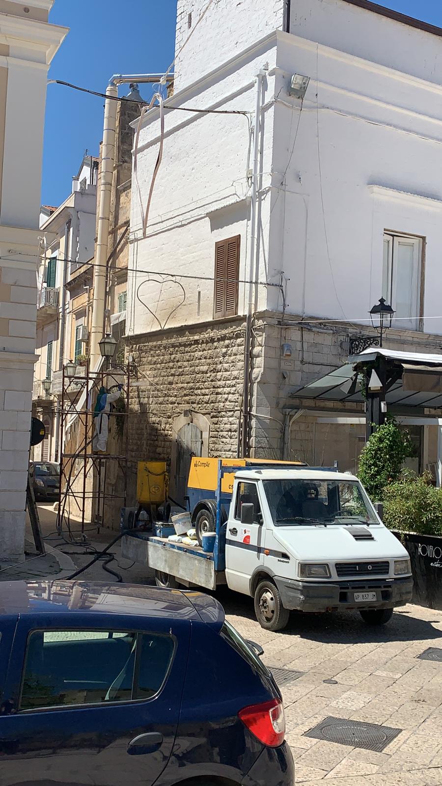 Ristrutturazione di un muro in pietra