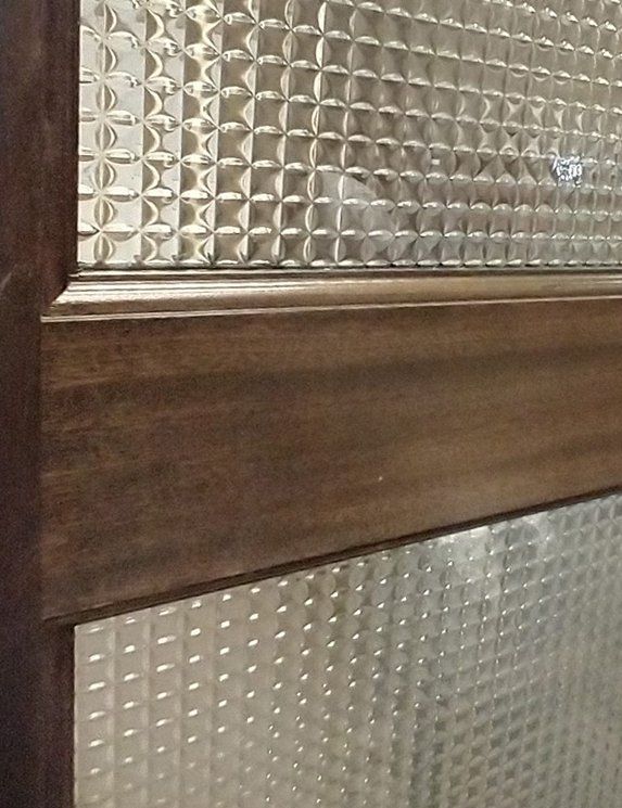 Mahogany Linden Tri-lite Cross reeded glass Dark chocolate factory finish