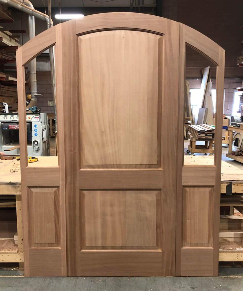 Mahogany Arch top door unit with sidelights