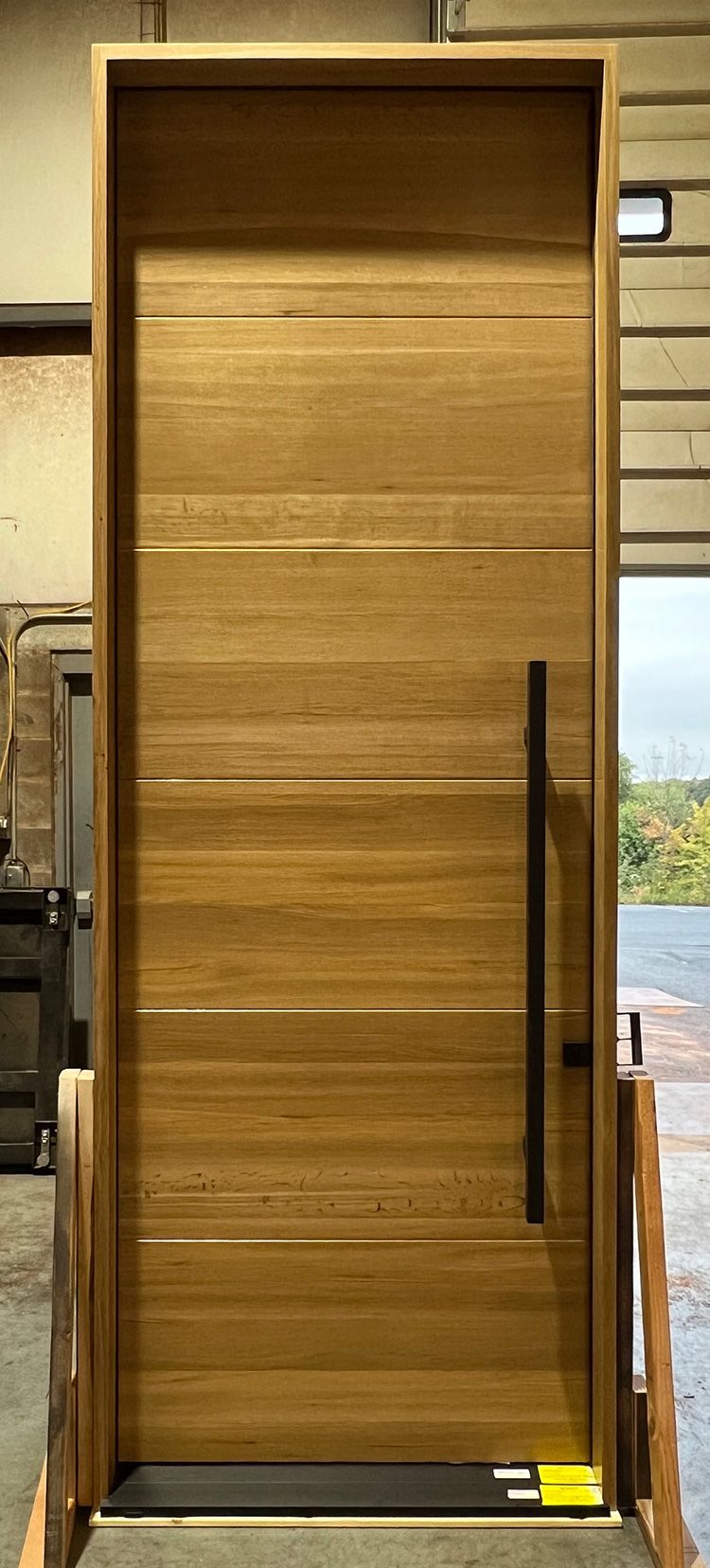 Paparone & Rollins #28515
Rift Sawn White Oak Entry Door Unit
42 X 120”
Contemporary Lock and Pull
Finished in Honey
Bluffton, SC