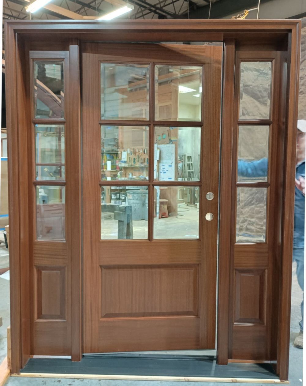 Adams #29167
Mahogany door, beveled glass
Finished in Saddle
Ocean City, NJ