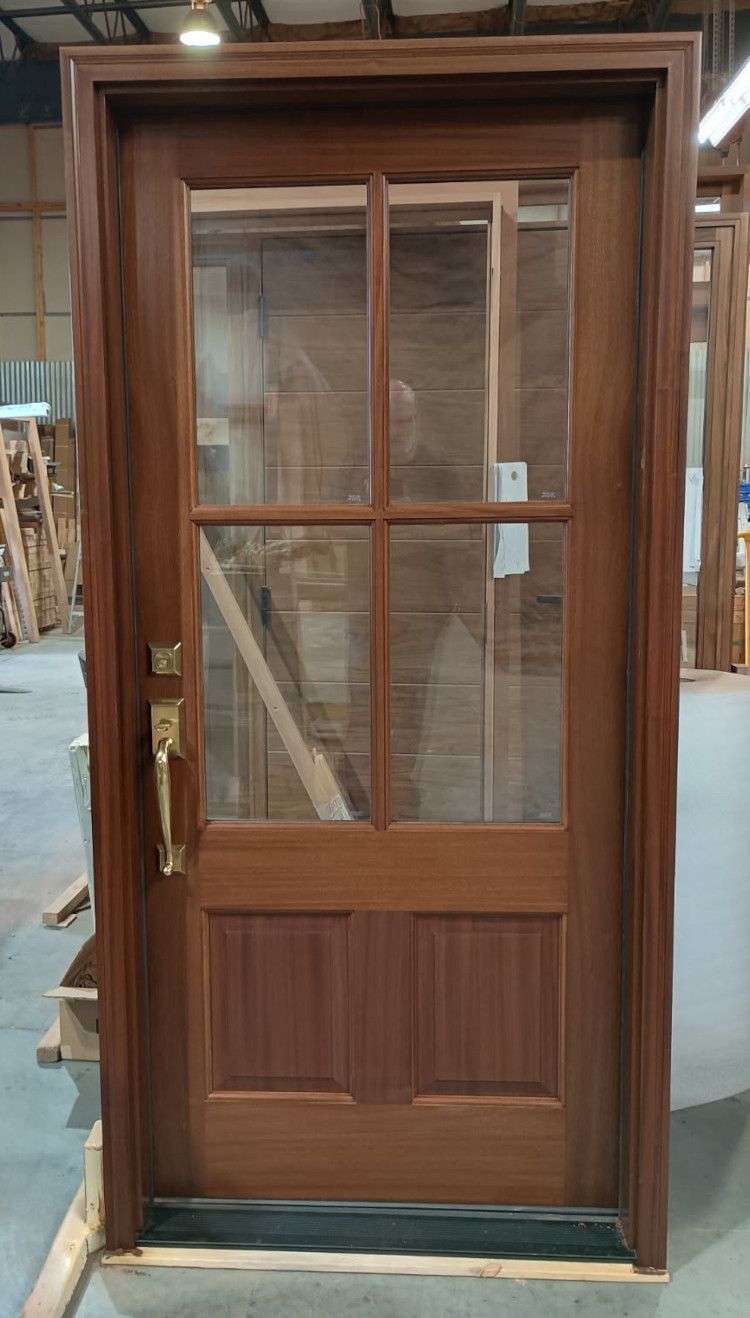 Best #29145
Mahogany 2/3 Lite door
Emtek hardware
Finished in Chappo
Dudley, NC