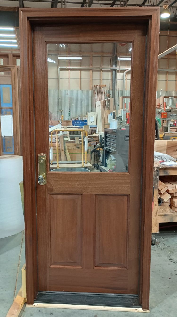 Best #29145
Mahogany 1/2 Lite door
Emtek hardware
Finished in Chappo
Dudley, NC